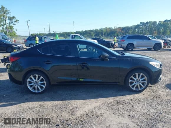 ✅ 2016 Mazda 3 S Touring • VIN: JM1BM1W37G1297731 • Lot: 42639017. Listed on IAAI with 141,650 mi. Free auction sales archive from the USA and detailed vehicle history report at DreamBid. Image 13.