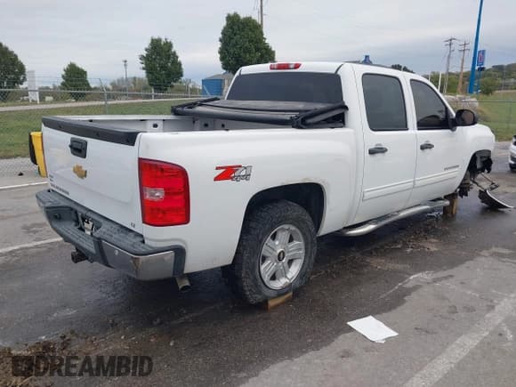 ✅ 2013 Chevrolet Silverado 1500 LT • VIN: 3GCPKSE70DG216846 • Lot: 43545307. Wystawiony na IAAI z przebiegiem 161 922 mil. Bezpłatny archiwum sprzedaży aukcyjnych z USA i szczegółowy raport historii pojazdu na DreamBid. Zdjęcie 4.