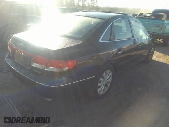 2007 Hyundai Azera SE с VIN KMHFC46F57A155356, выставлен на аукционе IAAI как лот 39429413 с пробегом 146 313 миль миль и . История ставок и продаж доступна на DreamBid. Изображение 4.