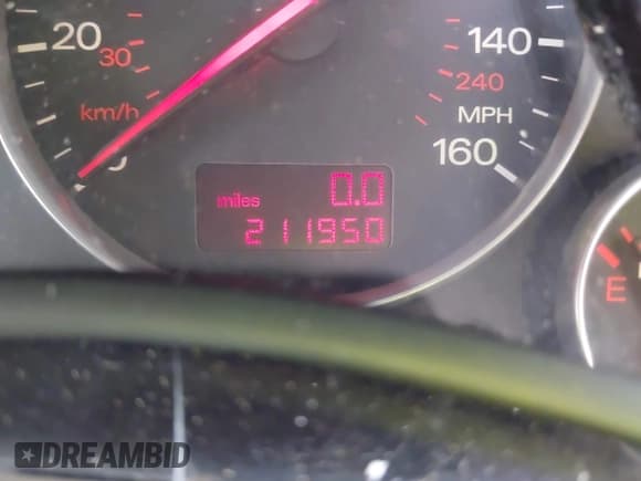 ✅ 2002 Audi A4 1.8T • VIN: WAULC68E52A172607 • Lot: 42100007. Listed on IAAI with 211,950 mi. Free auction sales archive from the USA and detailed vehicle history report at DreamBid. Image 7.