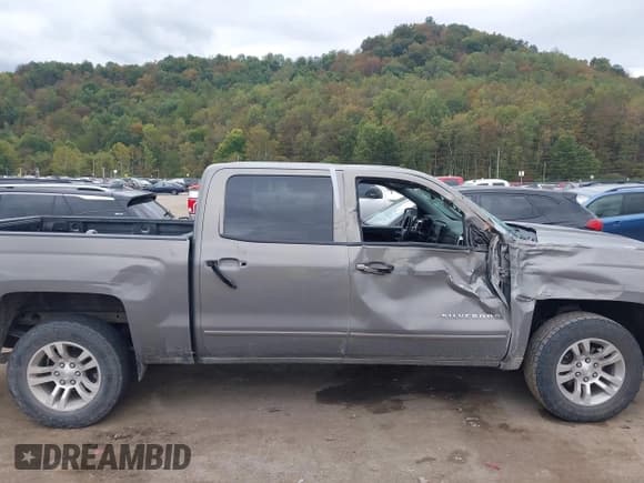 ✅ 2017 Chevrolet Silverado 1500 LT • VIN: 3GCUKRECXHG162535 • Lot: 43368096. Listed on IAAI with 89,576 mi. Free auction sales archive from the USA and detailed vehicle history report at DreamBid. Image 13.
