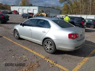 ✅ 2006 Volkswagen Jetta 1.9L TDI • VIN: 3VWDT71K16M661962 • Lot: 43585876. Wystawiony na IAAI z przebiegiem 287 396 mil. Bezpłatny archiwum sprzedaży aukcyjnych z USA i szczegółowy raport historii pojazdu na DreamBid. Zdjęcie 3.