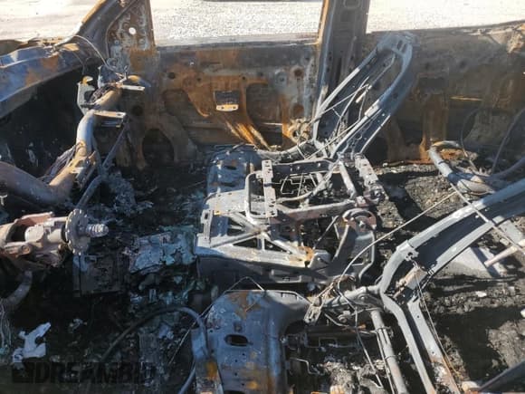 ✅ 2015 Chevrolet Silverado 2500HD LT • VIN: 1GC1KVE80FF104102 • Лот: 61553115. Опубликован ранее на Copart с пробегом Не указан. Бесплатный доступ к архиву аукционных продаж из США и подробный отчёт об истории автомобиля на DreamBid. Изображение 7.