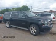 ✅ 2015 Chevrolet Suburban LT • VIN: 1GNSCJKC1FR545648 • Lot: 42982512. Wystawiony na IAAI z przebiegiem 405 947 mil. Bezpłatny archiwum sprzedaży aukcyjnych z USA i szczegółowy raport historii pojazdu na DreamBid. Zdjęcie 13.