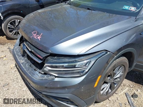 ✅ 2022 Volkswagen Tiguan SE • VIN: 3VV2B7AXXNM019538 • Lot: 42109211. Wystawiony na IAAI z przebiegiem 30 576 mil. Bezpłatny archiwum sprzedaży aukcyjnych z USA i szczegółowy raport historii pojazdu na DreamBid. Zdjęcie 19.