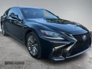 ✅ 2018 Lexus LS 500 • VIN: JTHC51FF4J5000165 • Лот: 90128315. Опубликован ранее на Copart с пробегом 198 003 миль. Бесплатный доступ к архиву аукционных продаж из США и подробный отчёт об истории автомобиля на DreamBid. Изображение 1.