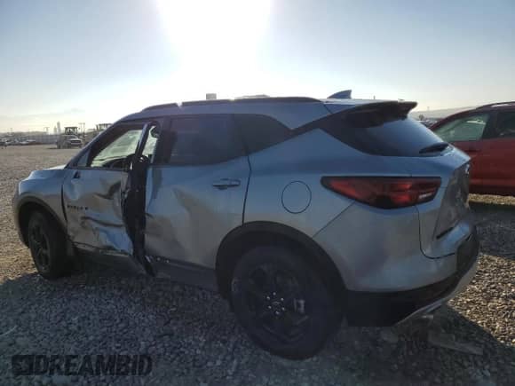 2024 Chevrolet Blazer LT z VIN 3GNKBJR4XRS197920, wystawiony jako Copart lot #43020995 z przebiegiem 19 581 mil mil oraz Szkoda całkowita • Salvage title. Historia ofert i sprzedaży dostępna na DreamBid. Obrazek 2.