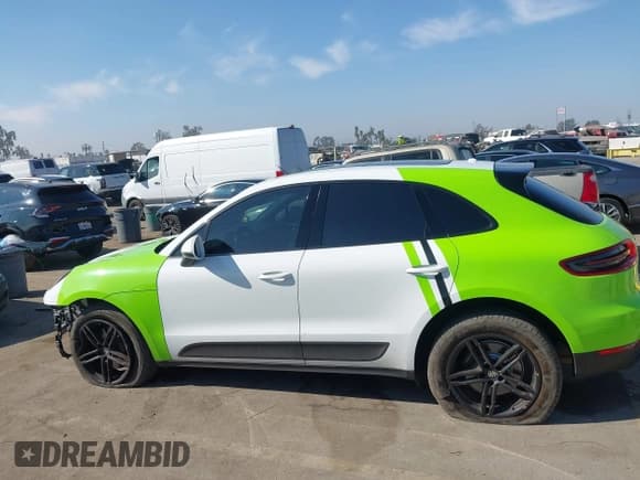 ✅ 2017 Porsche Macan • VIN: WP1AA2A55HLB00806 • Lot: 43566514. Wystawiony na IAAI z przebiegiem 122 043 mil. Bezpłatny archiwum sprzedaży aukcyjnych z USA i szczegółowy raport historii pojazdu na DreamBid. Zdjęcie 15.