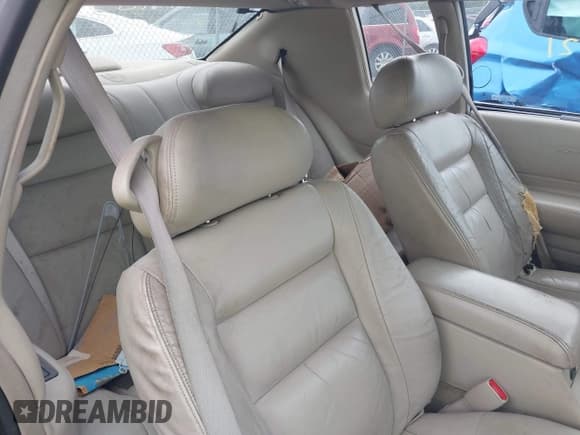 ✅ 2001 Cadillac Eldorado ESC • VIN: 1G6EL12Y01B107760 • Lot: 42797121. Wystawiony na IAAI z przebiegiem 86 446 mil. Bezpłatny archiwum sprzedaży aukcyjnych z USA i szczegółowy raport historii pojazdu na DreamBid. Zdjęcie 8.