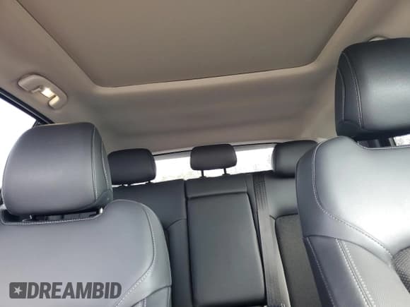 ✅ 2024 Mazda CX-50 S Premium • VIN: 7MMVABDM5RN211979 • Lot: 81105005. Wystawiony na Copart z przebiegiem 10 630 mil. Bezpłatny archiwum sprzedaży aukcyjnych z USA i szczegółowy raport historii pojazdu na DreamBid. Zdjęcie 10.