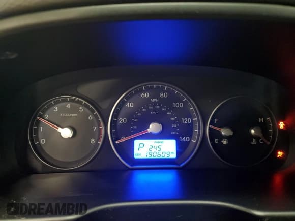 ✅ 2012 Hyundai Santa Fe SE • VIN: 5XYZH4AG2CG108198 • Lot: 76877024. Listed on Copart with 190,609 mi. Free auction sales archive from the USA and detailed vehicle history report at DreamBid. Image 9.