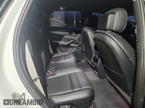 ✅ 2022 Porsche Cayenne • VIN: WP1AA2AYXNDA05738 • Lot: 93484625. Listed on Copart with 52,392 mi. Free auction sales archive from the USA and detailed vehicle history report at DreamBid. Image 11.