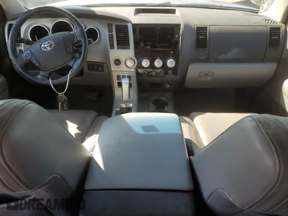 ✅ 2008 Toyota Tundra Limited • VIN: 5TFDV58178X043931 • Lot: 48803375. Listed on Copart with 172,668 mi. Free auction sales archive from the USA and detailed vehicle history report at DreamBid. Image 8.