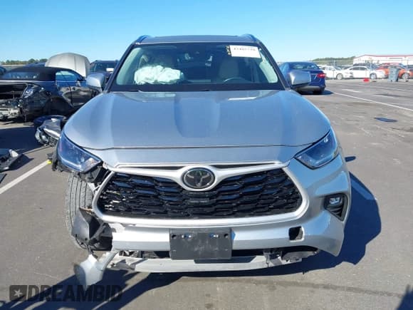 ✅ 2021 Toyota Highlander XLE • VIN: 5TDHZRAH8MS039438 • Lot: 43485739. Wystawiony na IAAI z przebiegiem 59 177 mil. Bezpłatny archiwum sprzedaży aukcyjnych z USA i szczegółowy raport historii pojazdu na DreamBid. Zdjęcie 13.