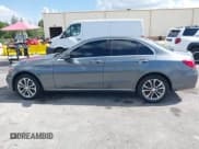 ✅ 2019 Mercedes-Benz C 300 • VIN: 55SWF8EB1KU306385 • Lot: 43085614. Wystawiony na IAAI z przebiegiem Nie podano. Bezpłatny archiwum sprzedaży aukcyjnych z USA i szczegółowy raport historii pojazdu na DreamBid. Zdjęcie 14.