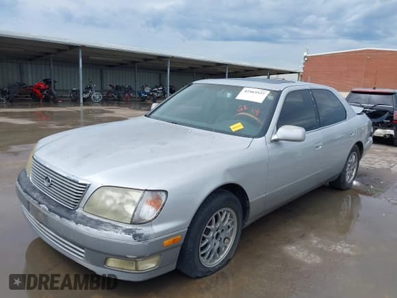 ✅ 1998 Lexus LS 400 • VIN: JT8BH28F6W0125694 • Lot: 42463537. Listed on IAAI with 231,161 mi. Free auction sales archive from the USA and detailed vehicle history report at DreamBid. Image 22.