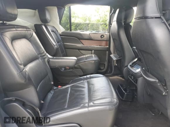 ✅ 2022 Lincoln Navigator Reserve • VIN: 5LMJJ3LT3NEL10719 • Lot: 61331215. Wystawiony na Copart z przebiegiem 41 818 mil. Bezpłatny archiwum sprzedaży aukcyjnych z USA i szczegółowy raport historii pojazdu na DreamBid. Zdjęcie 11.