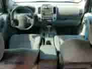 2014 Nissan Frontier Desert Runner z VIN 1N6AD0ER3EN735742, wystawiony jako Copart lot #88541935 z przebiegiem 227 969 mil mil oraz Szkoda całkowita • Salvage title. Historia ofert i sprzedaży dostępna na DreamBid. Obrazek 8.