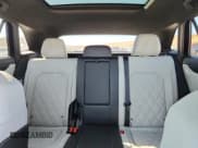 ✅ 2025 Volkswagen Atlas SEL Premium R-Line • VIN: 1V2FE2CA2SC202561 • Lot: 92491325. Wystawiony na Copart z przebiegiem 6 905 mil. Bezpłatny archiwum sprzedaży aukcyjnych z USA i szczegółowy raport historii pojazdu na DreamBid. Zdjęcie 10.