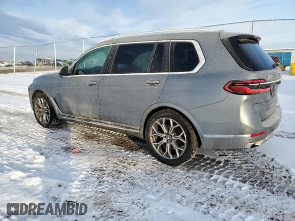 ✅ 2023 BMW X7 xDrive40i • VIN: 5UX23EM0XP9N55999 • Лот: 35914813. Опубликован ранее на Copart с пробегом 335 миль. Бесплатный доступ к архиву аукционных продаж из США и подробный отчёт об истории автомобиля на DreamBid. Изображение 2.