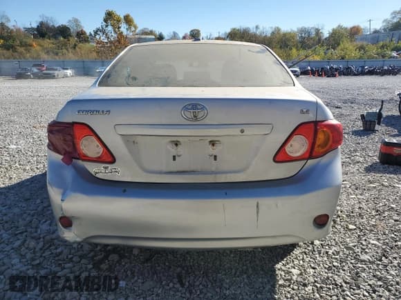 ✅ 2010 Toyota Corolla LE • VIN: 2T1BU4EE3AC339545 • Lot: 92031235. Wystawiony na Copart z przebiegiem 229 231 mil. Bezpłatny archiwum sprzedaży aukcyjnych z USA i szczegółowy raport historii pojazdu na DreamBid. Zdjęcie 6.