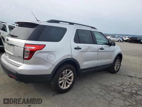 ✅ 2015 Ford Explorer • VIN: 1FM5K8B89FGA44060 • Lot: 84710025. Wystawiony na Copart z przebiegiem 132 761 mil. Bezpłatny archiwum sprzedaży aukcyjnych z USA i szczegółowy raport historii pojazdu na DreamBid. Zdjęcie 3.