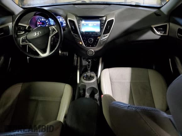 ✅ 2013 Hyundai Veloster w/Gray Int • VIN: KMHTC6AD3DU126128 • Lot: 85567984. Wystawiony na Copart z przebiegiem 70 231 mil. Bezpłatny archiwum sprzedaży aukcyjnych z USA i szczegółowy raport historii pojazdu na DreamBid. Zdjęcie 8.