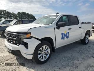 ✅ 2025 Chevrolet Silverado 1500 Custom • VIN: 1GCPABEK6SZ238855 • Lot: 70426155. Wystawiony na Copart z przebiegiem 5 293 mil. Bezpłatny archiwum sprzedaży aukcyjnych z USA i szczegółowy raport historii pojazdu na DreamBid. Zdjęcie 1.