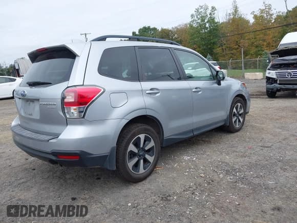 ✅ 2017 Subaru Forester Premium • VIN: JF2SJAGC8HH462929 • Lot: 43258982. Wystawiony na IAAI z przebiegiem 63 027 mil. Bezpłatny archiwum sprzedaży aukcyjnych z USA i szczegółowy raport historii pojazdu na DreamBid. Zdjęcie 4.