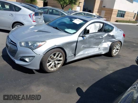 2014 Hyundai Genesis Coupe Ultimate z VIN KMHHU6KJ8EU118440, wystawiony jako IAAI lot #43353174 z przebiegiem 69 846 mil mil oraz . Historia ofert i sprzedaży dostępna na DreamBid. Obrazek 6.