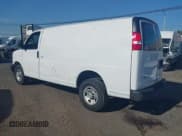 ✅ 2020 Chevrolet Express Cargo • VIN: 1GCWGAFP7L1254738 • Lot: 42937574. Wystawiony na IAAI z przebiegiem 48 077 mil. Bezpłatny archiwum sprzedaży aukcyjnych z USA i szczegółowy raport historii pojazdu na DreamBid. Zdjęcie 3.