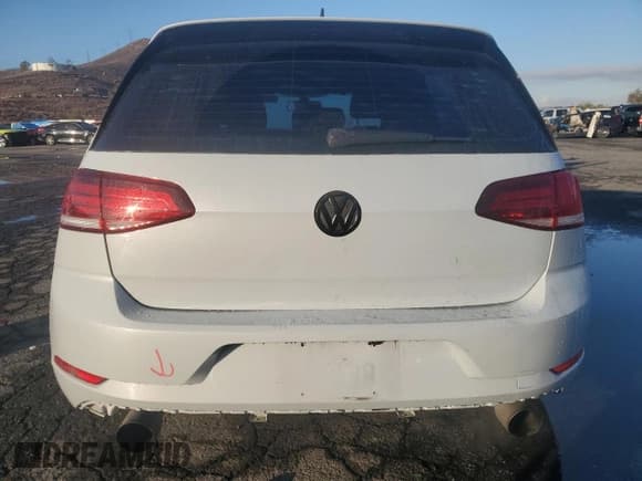 ✅ 2018 Volkswagen Golf GTI S • VIN: 3VW447AUXJM280442 • Lot: 82492835. Wystawiony na Copart z przebiegiem 82 231 mil. Bezpłatny archiwum sprzedaży aukcyjnych z USA i szczegółowy raport historii pojazdu na DreamBid. Zdjęcie 6.