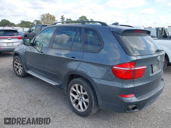 ✅ 2011 BMW X5 35i • VIN: 5UXZV4C54BL406161 • Lot: 43727822. Wystawiony na IAAI z przebiegiem 199 483 mil. Bezpłatny archiwum sprzedaży aukcyjnych z USA i szczegółowy raport historii pojazdu na DreamBid. Zdjęcie 3.