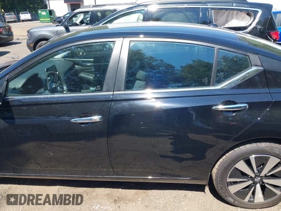 ✅ 2022 Nissan Altima SV • VIN: 1N4BL4DV2NN319493 • Lot: 43135999. Listed on IAAI with 38,203 mi. Free auction sales archive from the USA and detailed vehicle history report at DreamBid. Image 14.