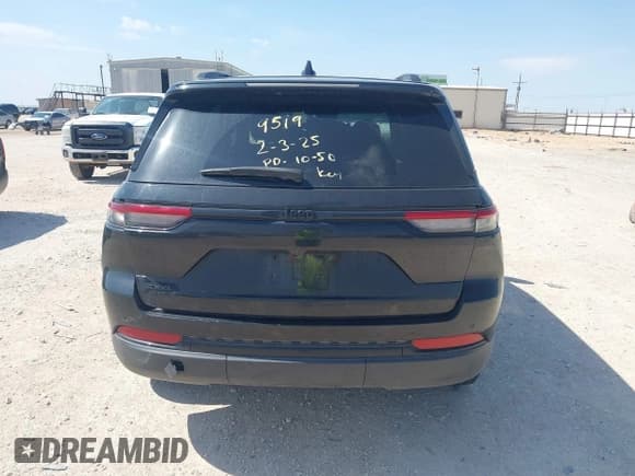 ✅ 2023 Jeep Grand Cherokee Laredo • VIN: 1C4RJHAG1PC554753 • Lot: 41996222. Listed on IAAI with 27,021 mi. Free auction sales archive from the USA and detailed vehicle history report at DreamBid. Image 17.