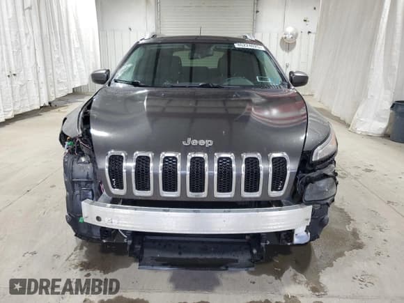 ✅ 2017 Jeep Cherokee Latitude • VIN: 1C4PJMCB6HW520230 • Лот: 86224025. Опубликован ранее на Copart с пробегом 97 769 миль. Бесплатный доступ к архиву аукционных продаж из США и подробный отчёт об истории автомобиля на DreamBid. Изображение 5.