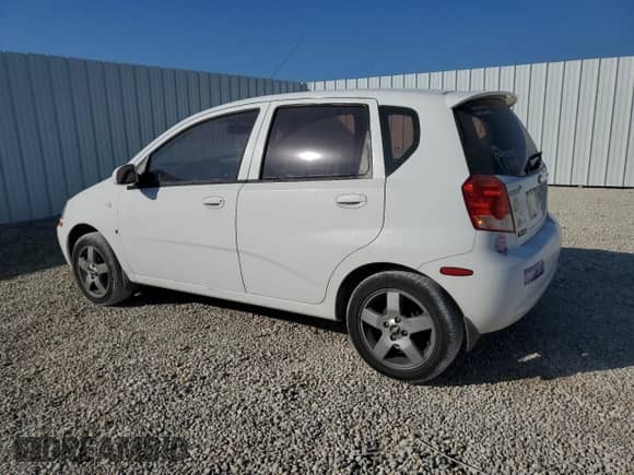 2008 Chevrolet Aveo LT z VIN KL1TG65678B188497, wystawiony jako Copart lot #44501275 z przebiegiem 195 139 mil mil oraz Czysty tytuł • Clean title. Historia ofert i sprzedaży dostępna na DreamBid. Obrazek 2.