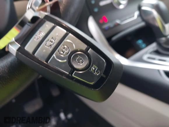 ✅ 2017 Ford Edge Titanium • VIN: 2FMPK4K97HBC43239 • Lot: 43649042. Wystawiony na IAAI z przebiegiem 127 266 mil. Bezpłatny archiwum sprzedaży aukcyjnych z USA i szczegółowy raport historii pojazdu na DreamBid. Zdjęcie 11.