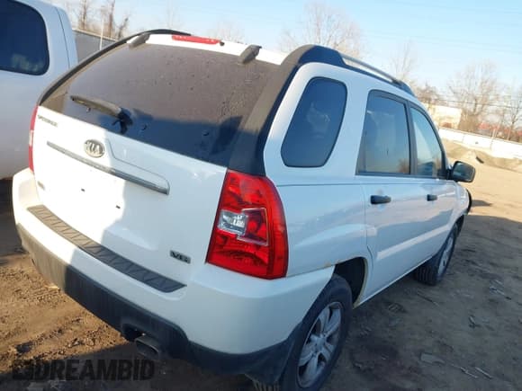 ✅ 2010 Kia Sportage LX • VIN: KNDKGCA35A7701964 • Лот: 41765932. Опубликован ранее на IAAI с пробегом 109 939 миль. Бесплатный доступ к архиву аукционных продаж из США и подробный отчёт об истории автомобиля на DreamBid. Изображение 4.