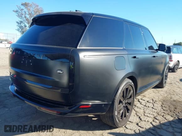 ✅ 2023 Land Rover Range Rover SE • VIN: SALKP9FU5PA039621 • Lot: 43460912. Wystawiony na IAAI z przebiegiem 41 233 mil. Bezpłatny archiwum sprzedaży aukcyjnych z USA i szczegółowy raport historii pojazdu na DreamBid. Zdjęcie 4.