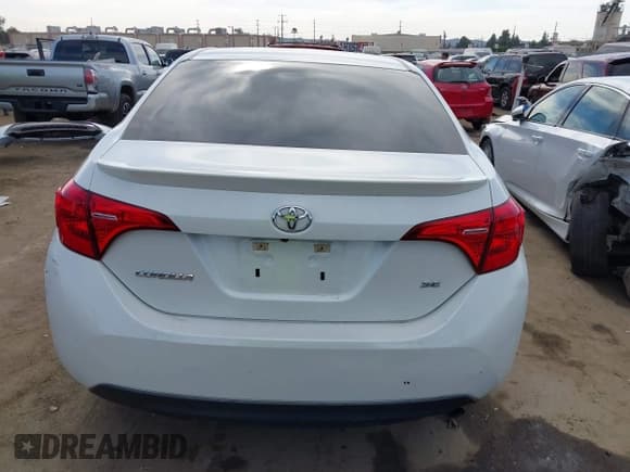 ✅ 2018 Toyota Corolla SE • VIN: 5YFBURHE8JP743126 • Lot: 43665723. Listed on IAAI with 127,866 mi. Free auction sales archive from the USA and detailed vehicle history report at DreamBid. Image 17.
