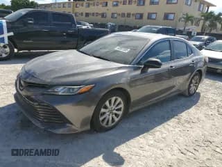 ✅ 2019 Toyota Camry SE • VIN: 4T1B11HK7KU239960 • Lot: 93557335. Listed on Copart with 119,587 mi. Free auction sales archive from the USA and detailed vehicle history report at DreamBid. Image 1.