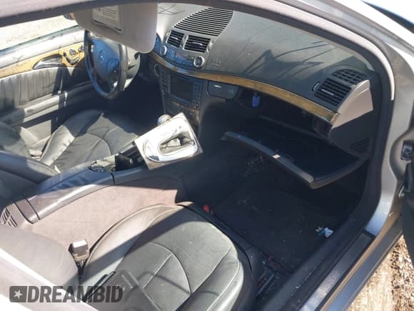 ✅ 2004 Mercedes-Benz E 500 • VIN: WDBUF70JX4A600606 • Lot: 43424068. Wystawiony na IAAI z przebiegiem Nie podano. Bezpłatny archiwum sprzedaży aukcyjnych z USA i szczegółowy raport historii pojazdu na DreamBid. Zdjęcie 5.