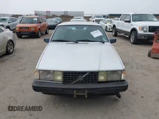 ✅ 1991 Volvo 940 • VIN: YV1JA8746MA031563 • Lot: 41931122. Wystawiony na IAAI z przebiegiem 374 046 mil. Bezpłatny archiwum sprzedaży aukcyjnych z USA i szczegółowy raport historii pojazdu na DreamBid. Zdjęcie 6.