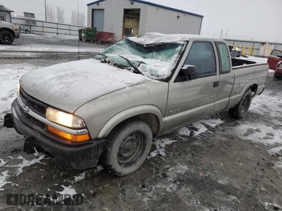 ✅ 2002 Chevrolet S-10 Fleet • VIN: 1GCCS195128238326 • Лот: 87298024. Опубликован ранее на Copart с пробегом 265 201 миль. Бесплатный доступ к архиву аукционных продаж из США и подробный отчёт об истории автомобиля на DreamBid. Изображение 1.