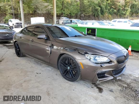 ✅ 2015 BMW 6 Series 650i • VIN: WBA6B2C51FGB99101 • Lot: 81861485. Wystawiony na Copart z przebiegiem 124 292 mil. Bezpłatny archiwum sprzedaży aukcyjnych z USA i szczegółowy raport historii pojazdu na DreamBid. Zdjęcie 4.