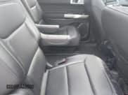 ✅ 2023 Ford Explorer XLT • VIN: 1FMSK8DH6PGA37181 • Lot: 42125900. Wystawiony na IAAI z przebiegiem 37 808 mil. Bezpłatny archiwum sprzedaży aukcyjnych z USA i szczegółowy raport historii pojazdu na DreamBid. Zdjęcie 8.