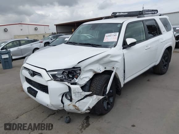 ✅ 2022 Toyota 4Runner SR5 • VIN: JTEEU5JR7N5257599 • Lot: 42047749. Listed on IAAI with 90,482 mi. Free auction sales archive from the USA and detailed vehicle history report at DreamBid. Image 6.