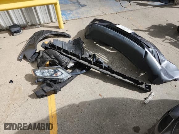 ✅ 2018 Nissan Rogue S • VIN: 5N1AT2MT3JC715992 • Lot: 92022475. Wystawiony na Copart z przebiegiem 83 518 mil. Bezpłatny archiwum sprzedaży aukcyjnych z USA i szczegółowy raport historii pojazdu na DreamBid. Zdjęcie 13.