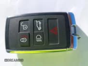 ✅ 2025 Land Rover Range Rover SE • VIN: SALKP9E92SA264648 • Lot: 43573827. Wystawiony na IAAI z przebiegiem 10 138 mil. Bezpłatny archiwum sprzedaży aukcyjnych z USA i szczegółowy raport historii pojazdu na DreamBid. Zdjęcie 11.